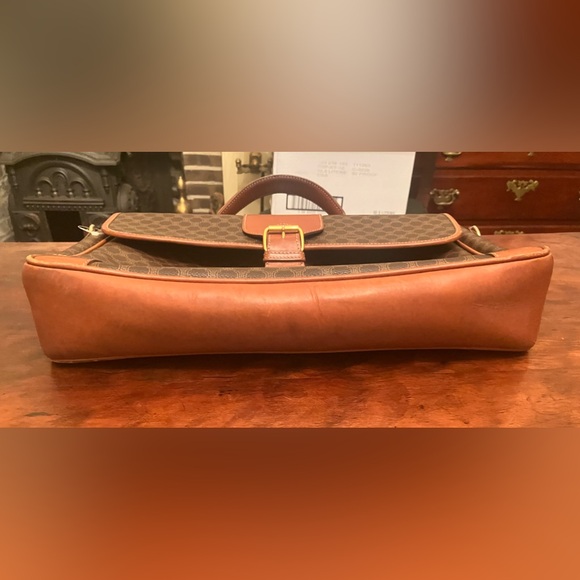 Authentic Celine Triomphe Vintage Macadam Messenger bag - Picture 3 of 12